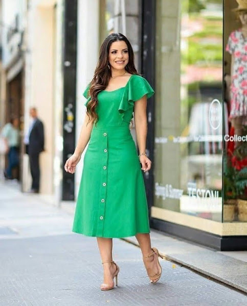 Vestido Midi com botões