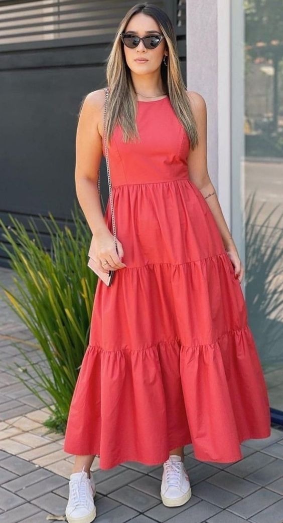 Onde encontrar os melhores vestidos midi? Confira as melhores lojas aqui!