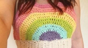 Modelos de Crop Top de Crochê para Inspirar Seu Próximo Projeto