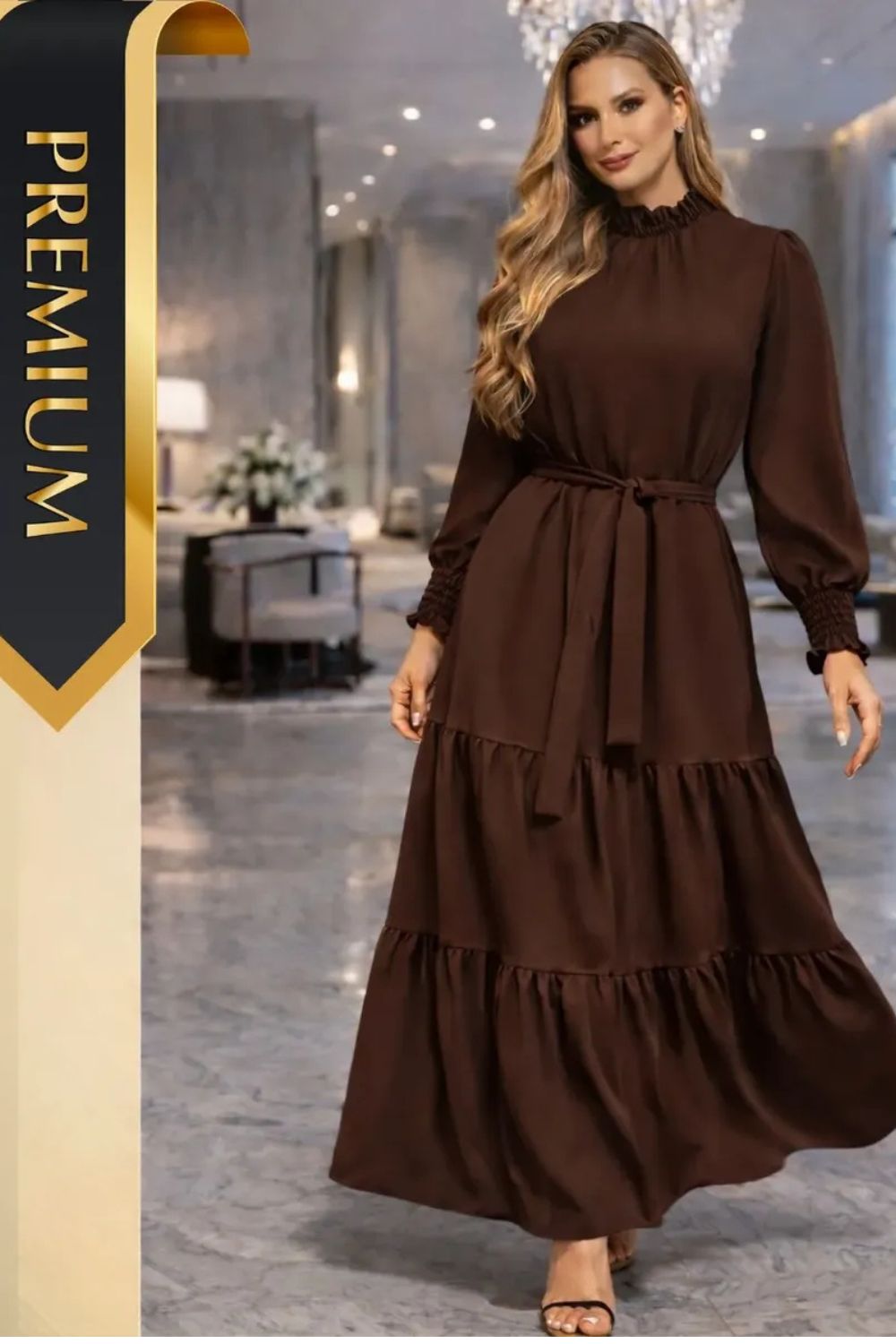 Mulher usando vestido longo de manga longa fluido em ambiente externo com natureza